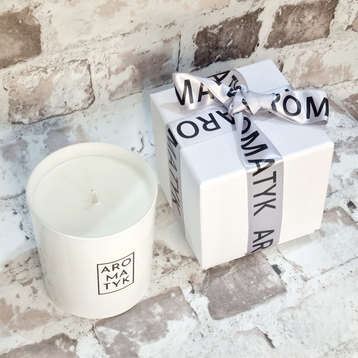 Aromatyk Soy Candle Gift Box & Ribbon